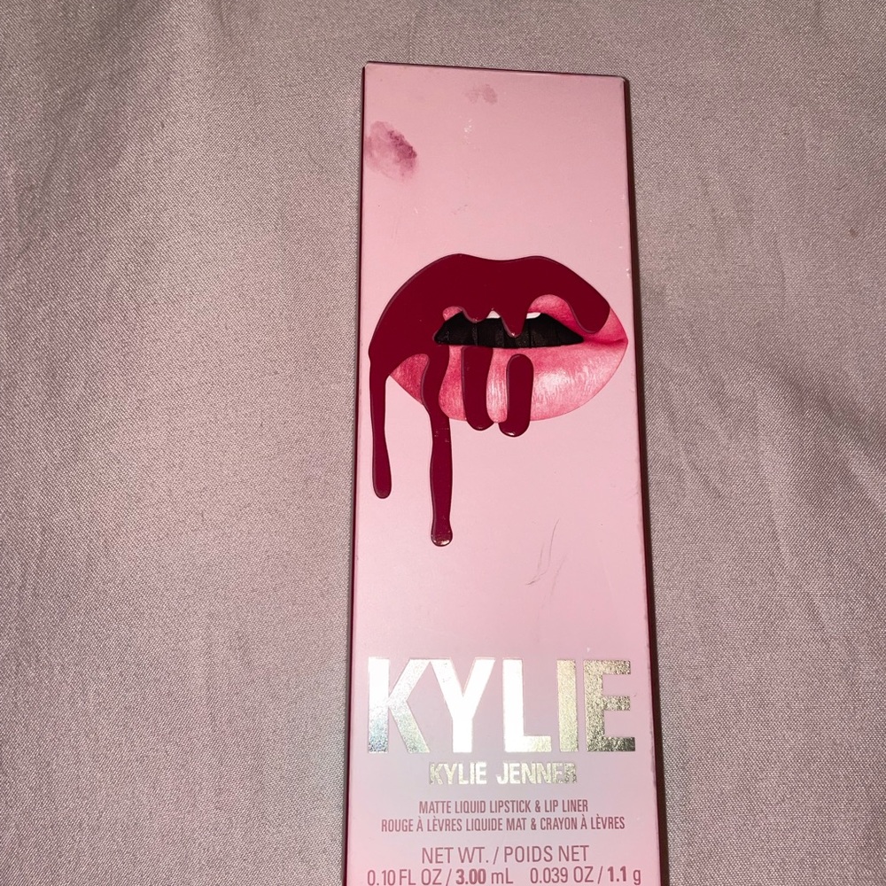 Kylie Cosmetics Matte Liquid Lipstick & Lip Liner - Bold Crimson